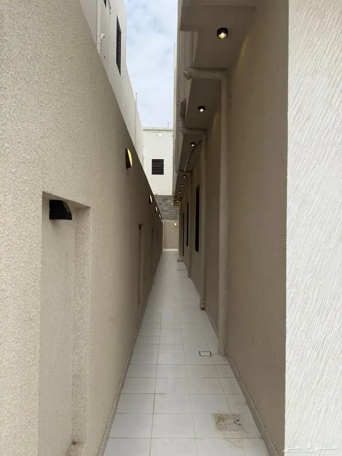 للبيع روف ارضي بملحق وسطح خاص حي الزهور المحاله ابها 690الف 4