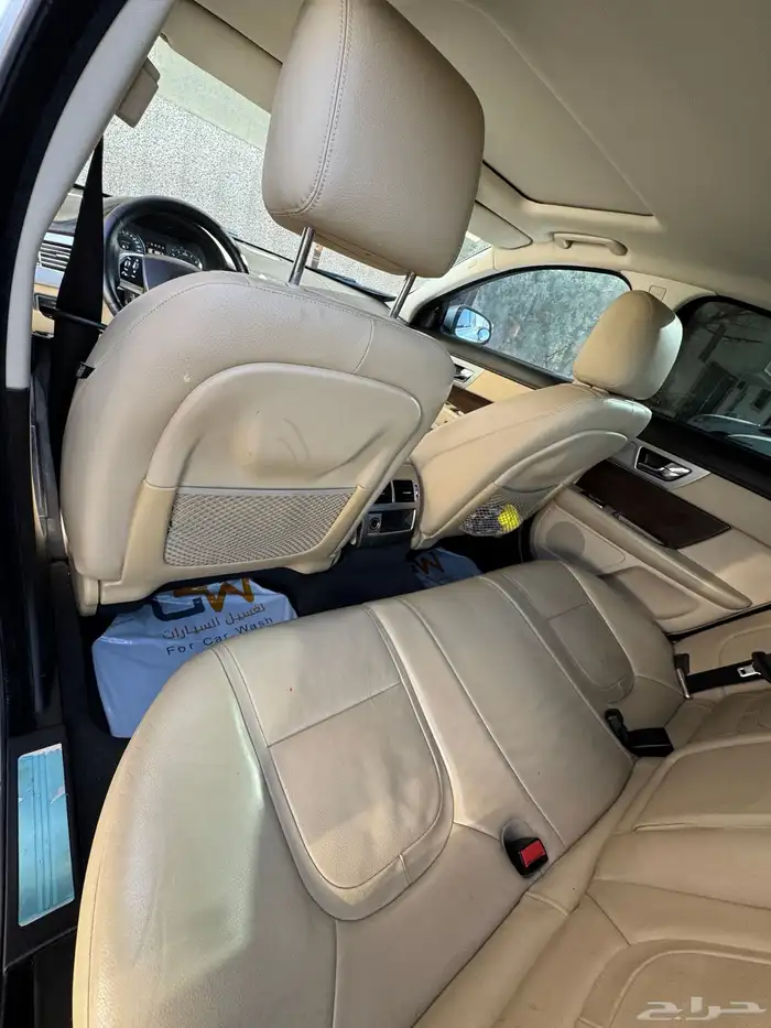 Jaguar XF-2012 14