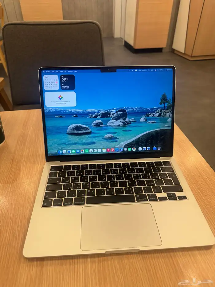 ماك بوك Air m2 بحالة الوكالة 0