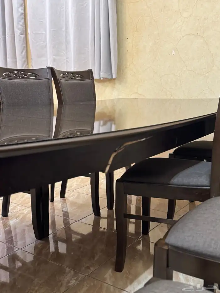 طاولة طعام مكونه من 9 كراسي 1
