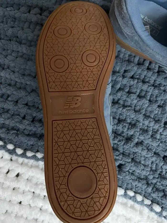 حذاء ماركة   New Balance 5