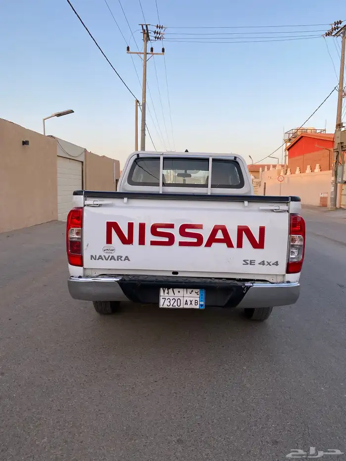 نيسان نافارا 1