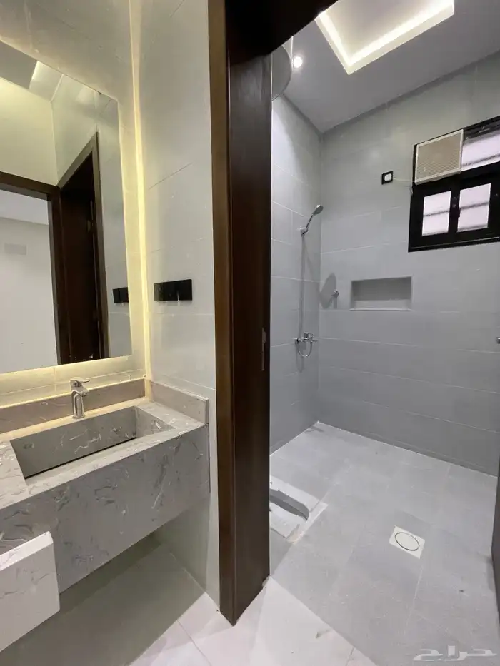 للبيع ارواف ارضيه ورواف علويه بحواش من 650 الف خميس مشيط 7
