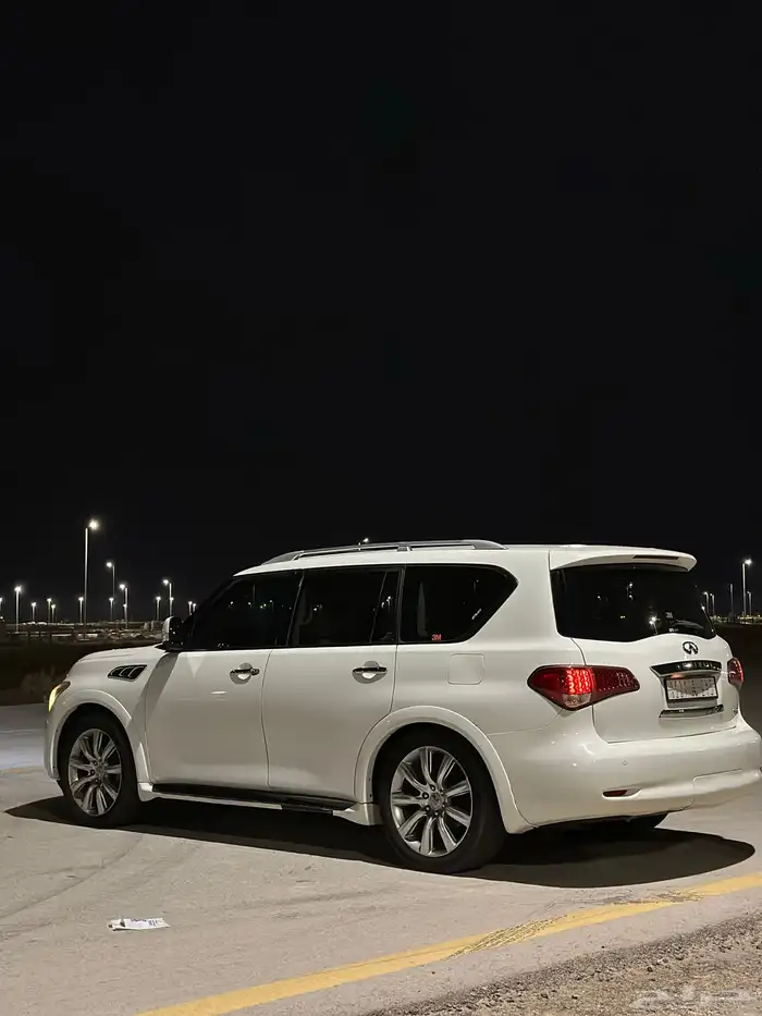 جيب انفنتي QX56 4