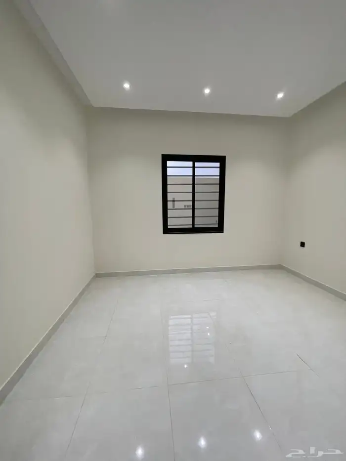 للبيع ارواف ارضيه ورواف علويه بحواش من 650 الف خميس مشيط 50