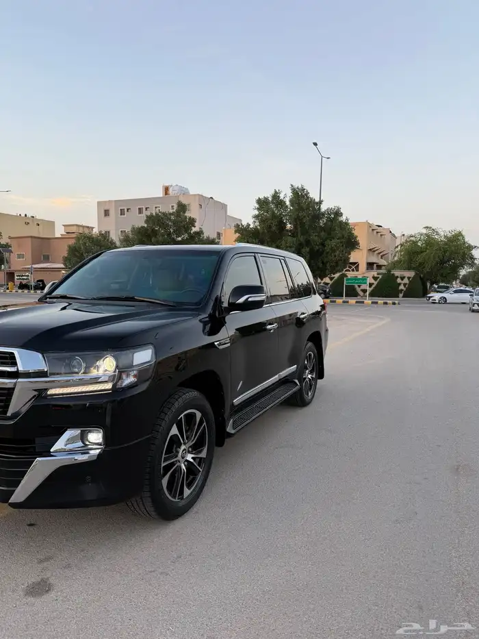 لاندكروزر قراند تورينق 0