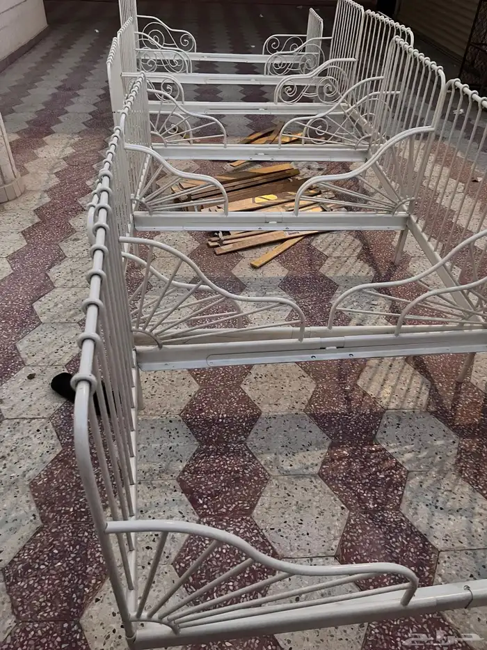 سرير حديد 0