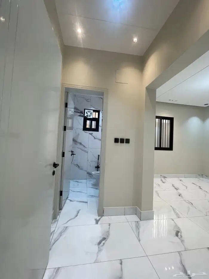 للبيع ارواف ارضيه ورواف علويه تشطيب ممتاز شمال الخميس 51