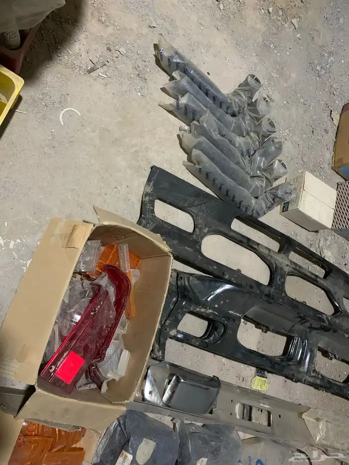 قطع غيار نيسان ددسن 84-83 4