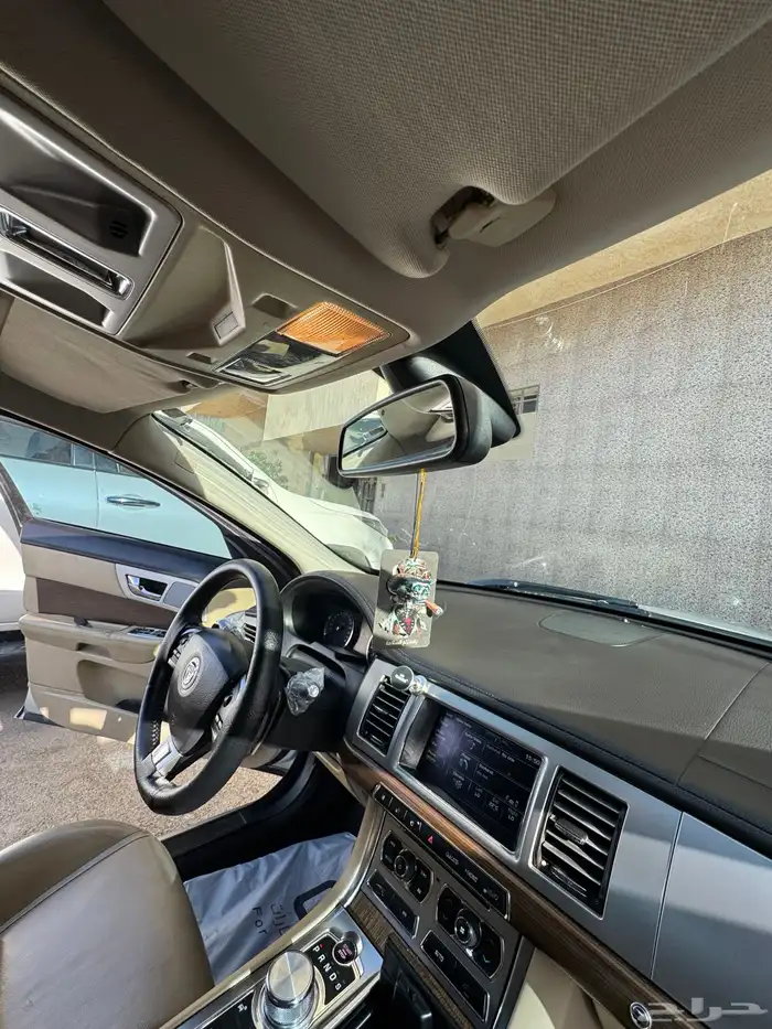 Jaguar XF-2012 26