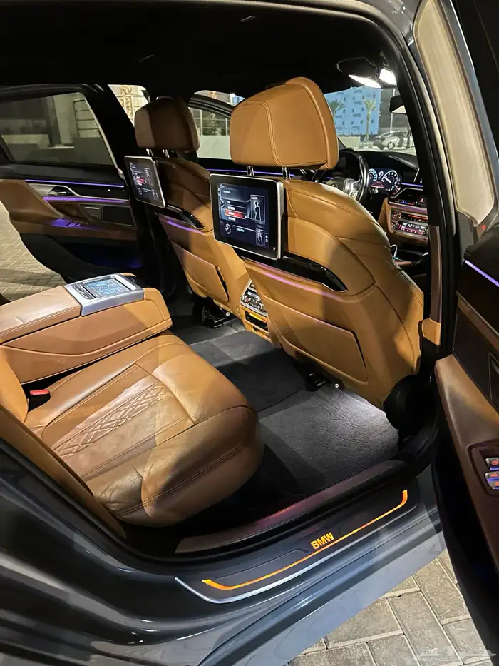 740LI BMW 2017 نظيفة جدا للبيع 9