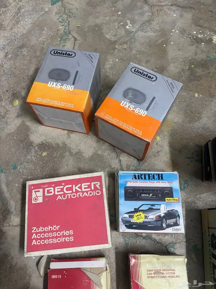 سماعات قديمة نادره وتعتبر من التراث 4