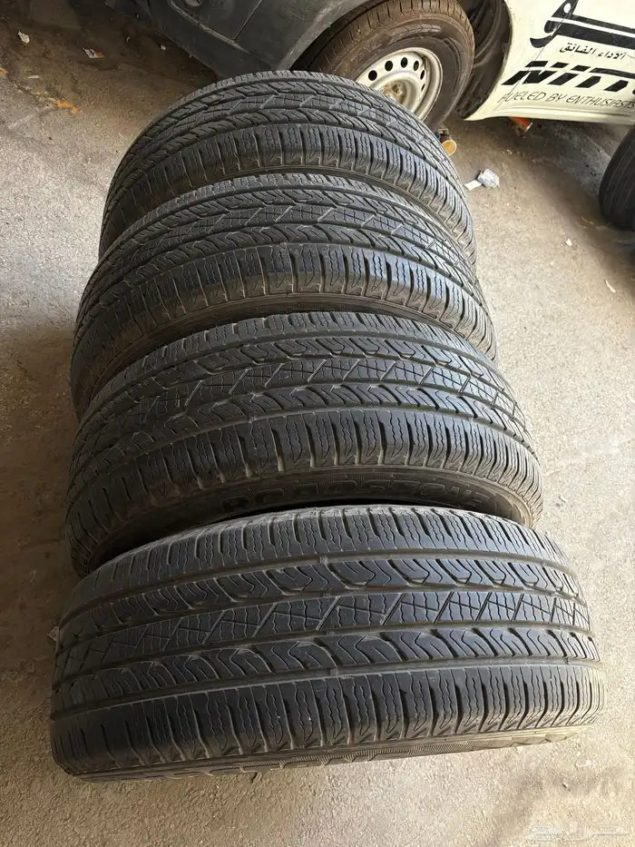 كفرات اسكويا275 65 18ريدستون كوري 1