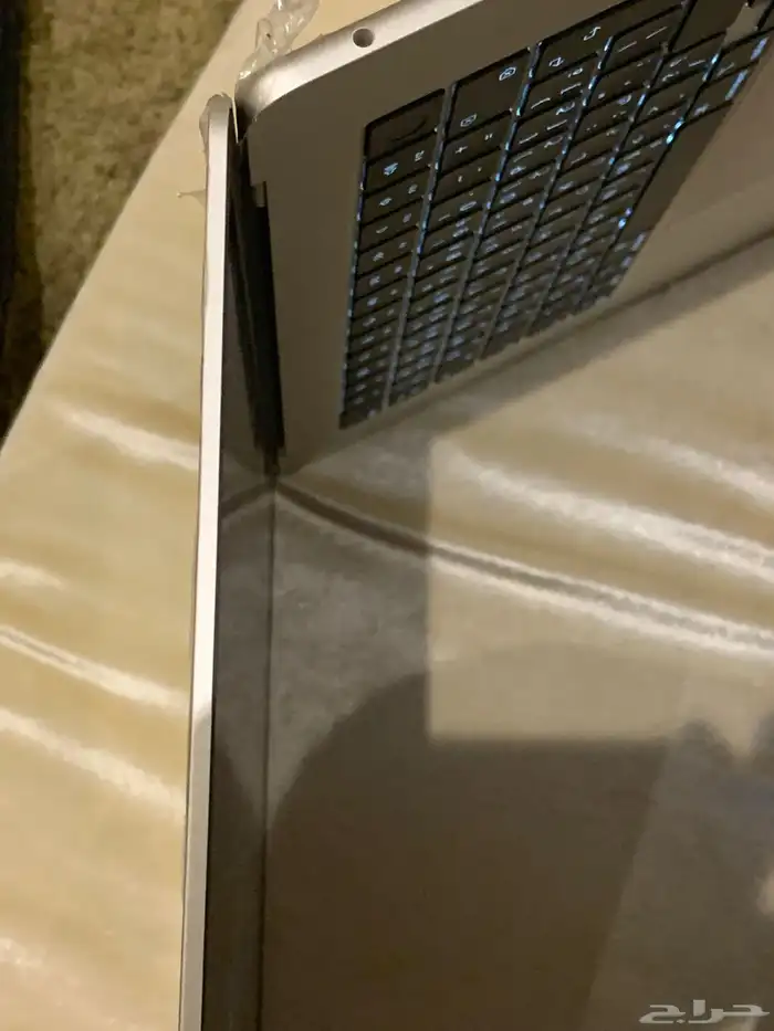 MacBook Air  ذهبي  إصدار 15.02024  ذاكره 8 3