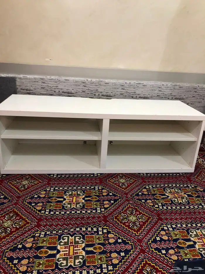 طاوله شاشة من ايكيا 0