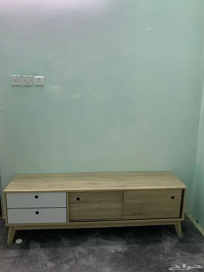 للبيع طاولة تلفزيون ورواتر 0