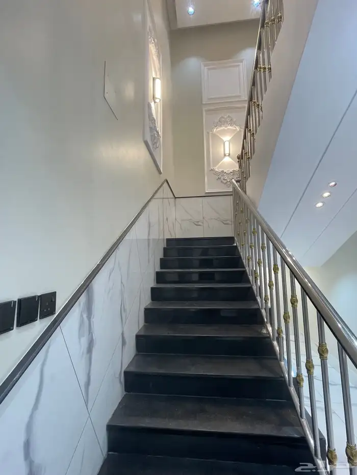 للبيع ارواف ارضيه ورواف علويه تشطيب ممتاز شمال الخميس 41