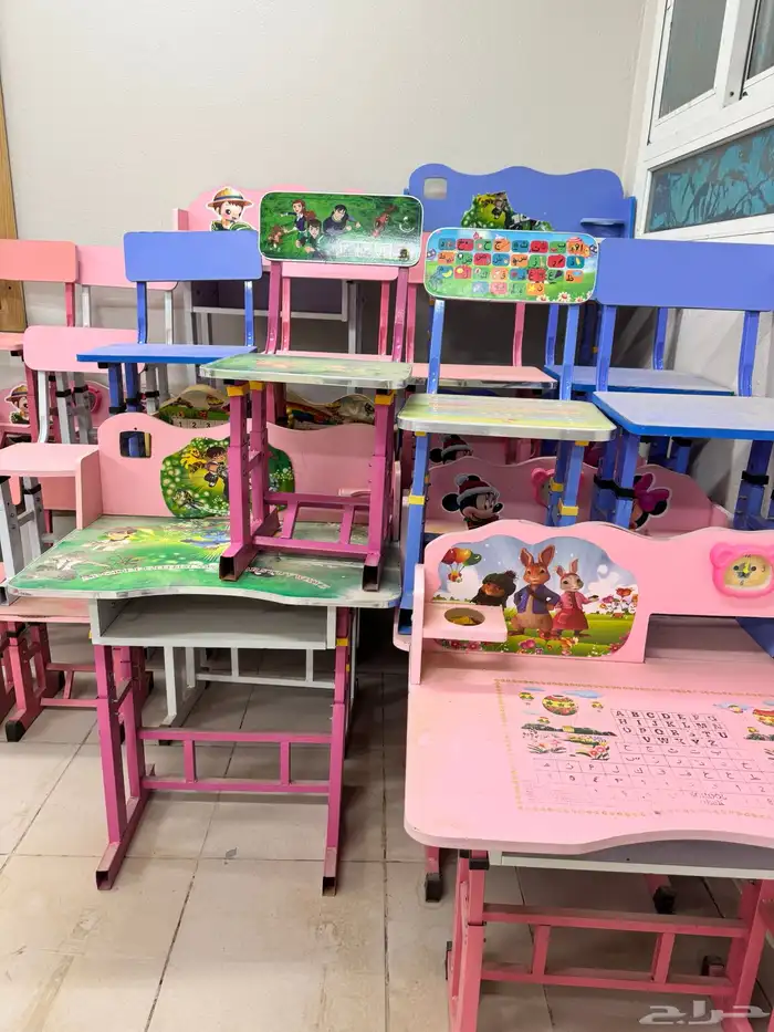 طاولة مع كرسي 1