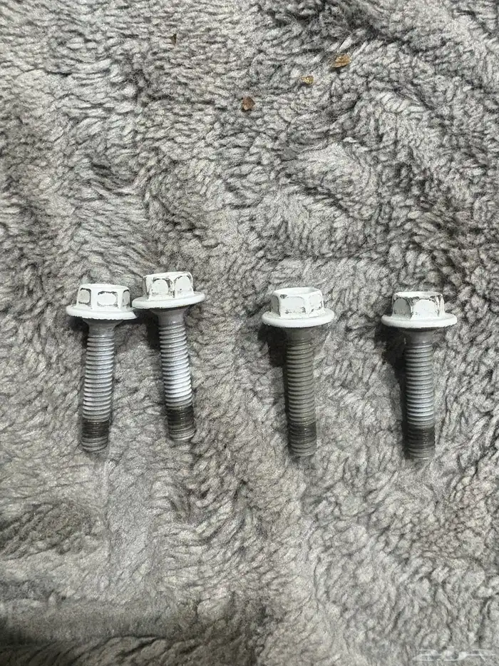 باب شنطة كورلا موديل2015 بلد نظيف ابيض لؤلؤي 13