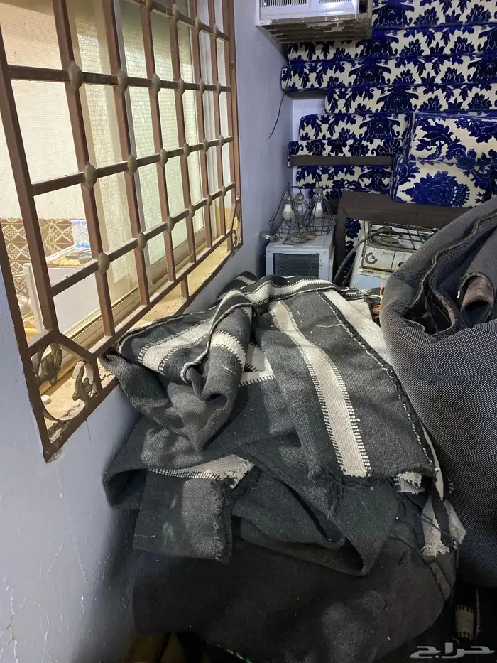 بيت شعر متكامل ب غراضه طوله عشره عرضه خمسه يوجد معها مساند 0