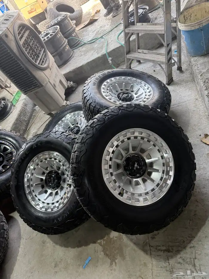 جنوط فورد F150 مع كفرات حجري نضيفه بالمره 7