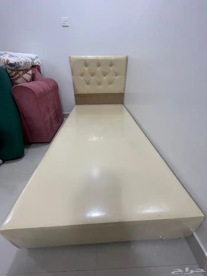 سرير بيج نظيف مع تغليفه 0