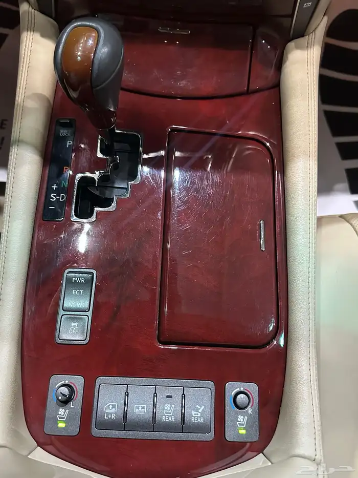 لكزس LS 460 موديل 2009 فل كامل ممشى قليل جدا 23