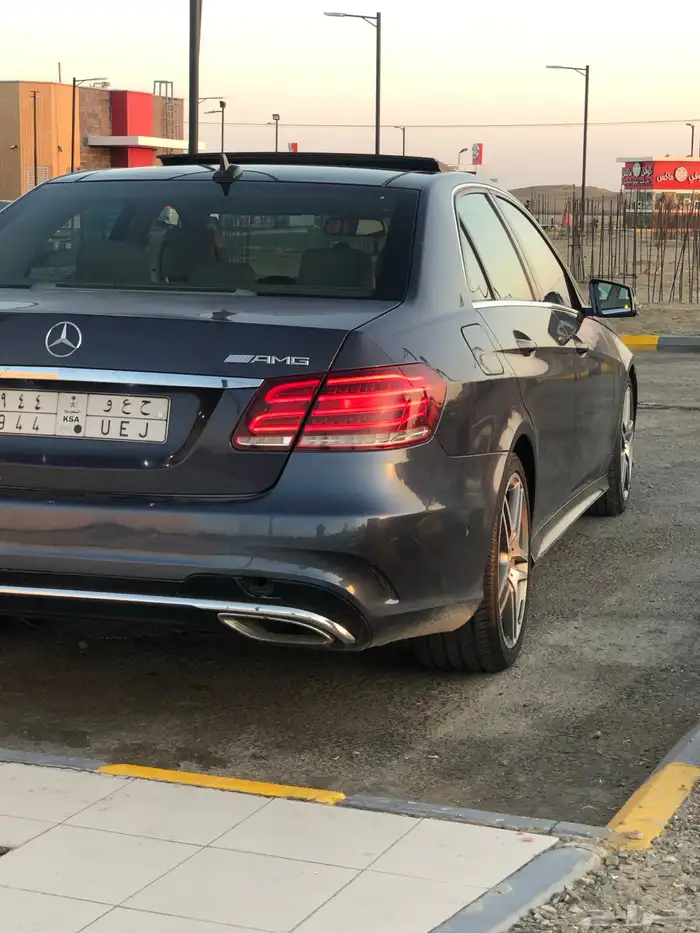 مرسيديس E300 2