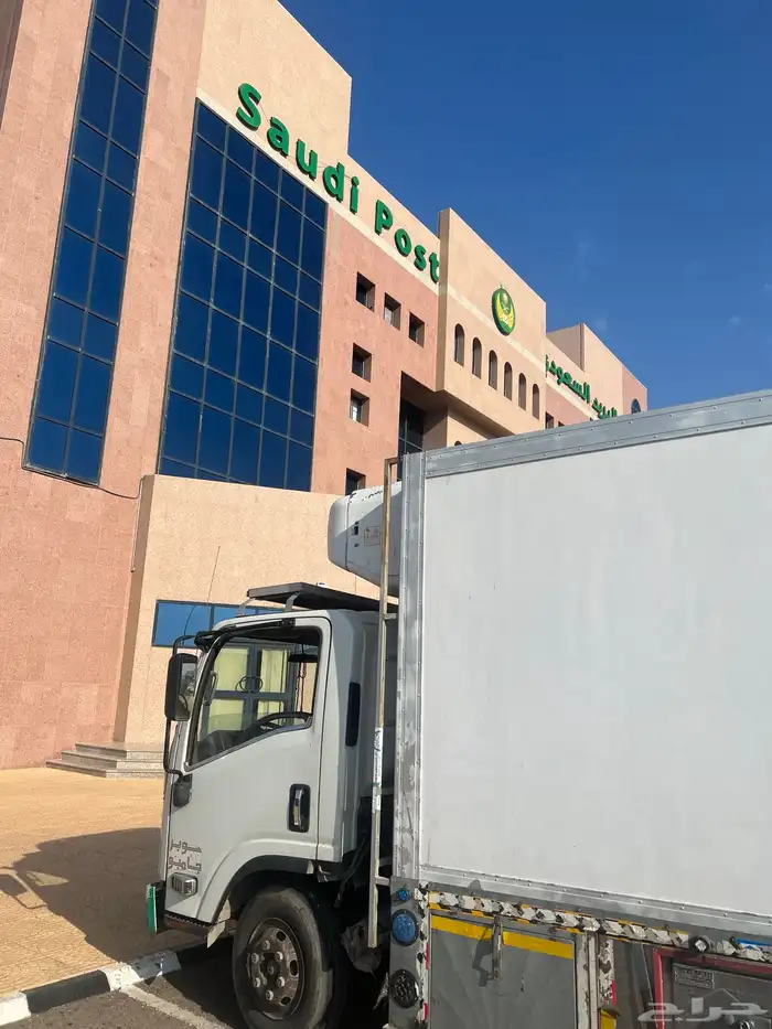 سيارة تبريد وتجميد للإيجار 1