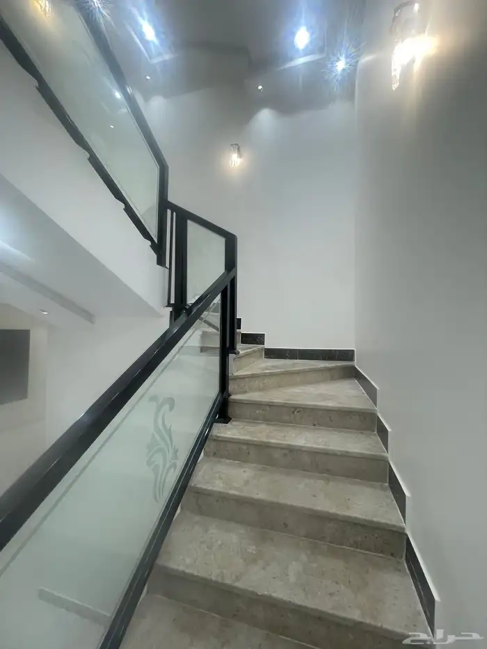 للبيع روف ارضى ببايكة سياره بسعر 690 الف ابها المحاله 22