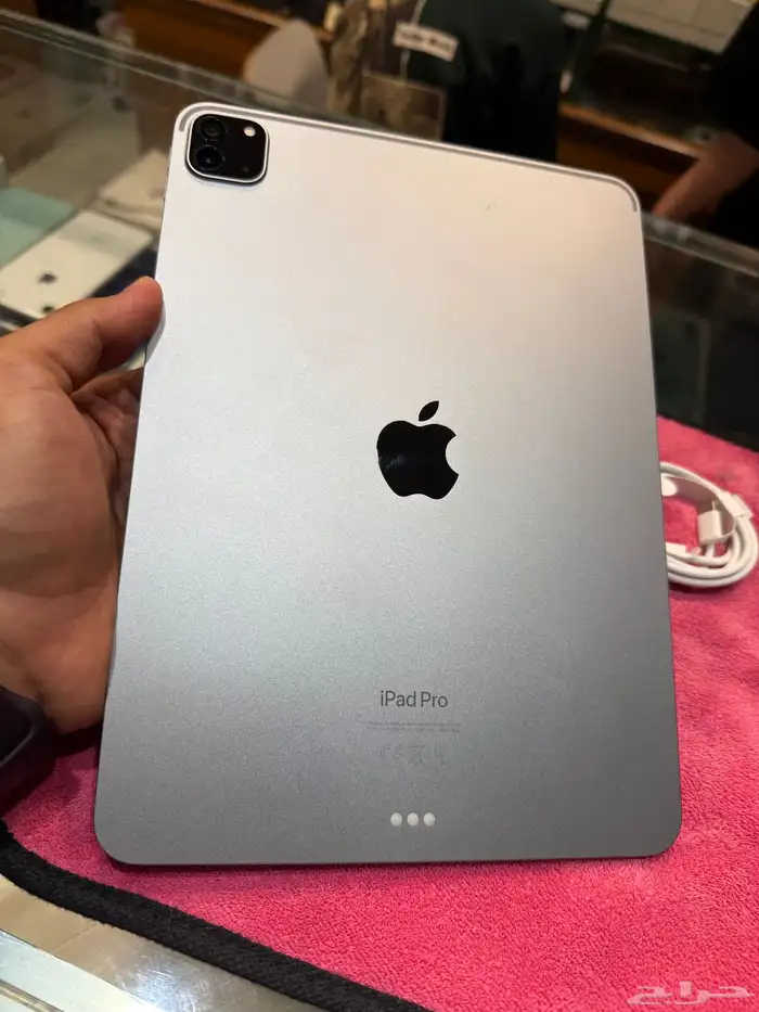 آيباد برو معالج M2 إصدار 2022 بطارية 96نضيييف جدا 3