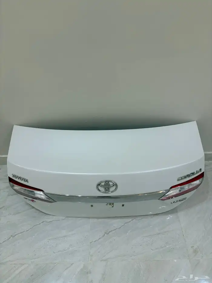 باب شنطة كورلا موديل2015 بلد نظيف ابيض لؤلؤي 2