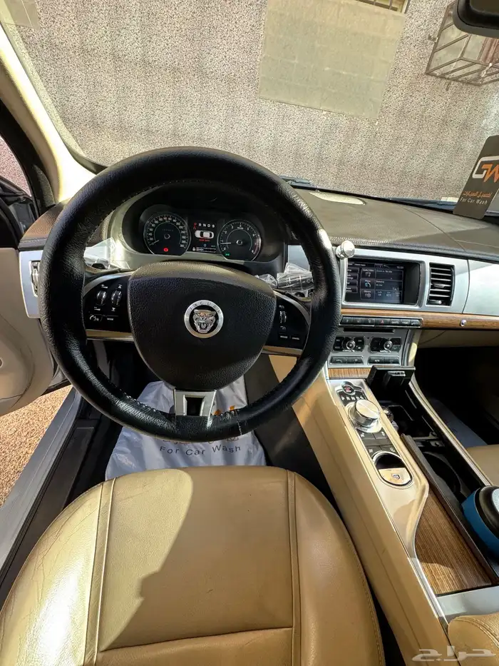 Jaguar XF-2012 19