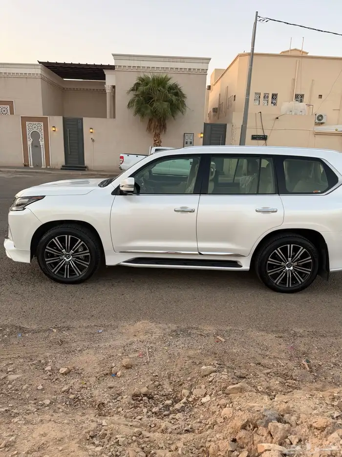 لكزس LX570موديل 2020 خليجي 7