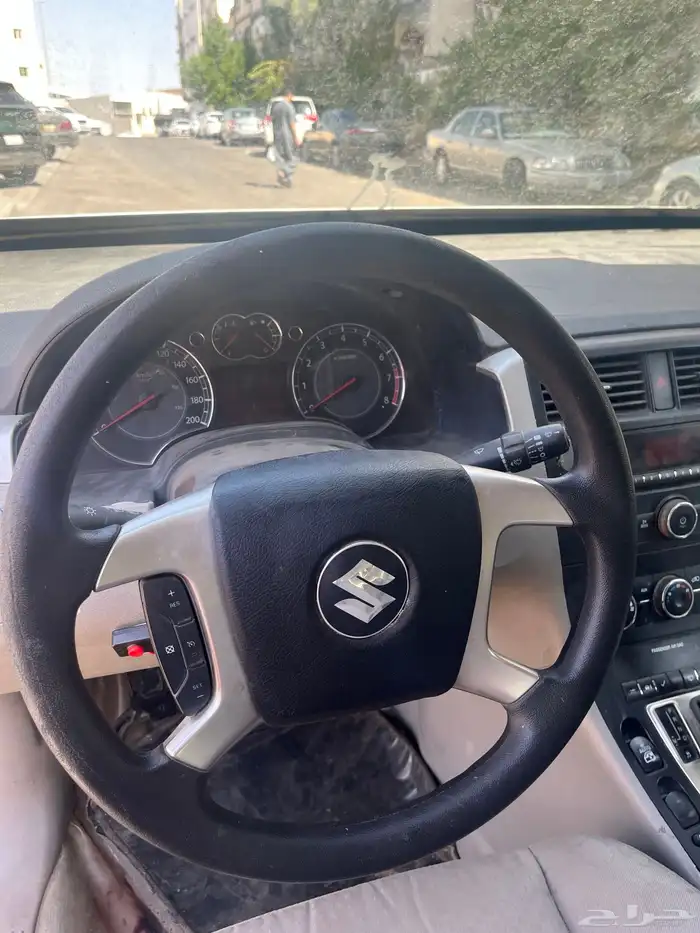 سوزوكي XL7 5