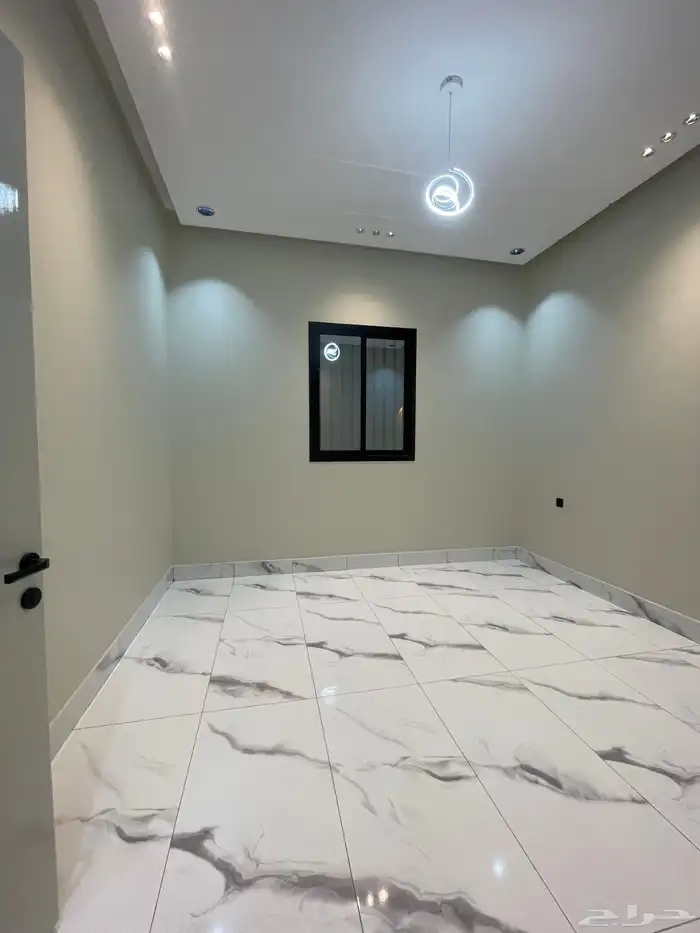 للبيع ارواف ارضيه ورواف علويه تشطيب ممتاز شمال الخميس 17