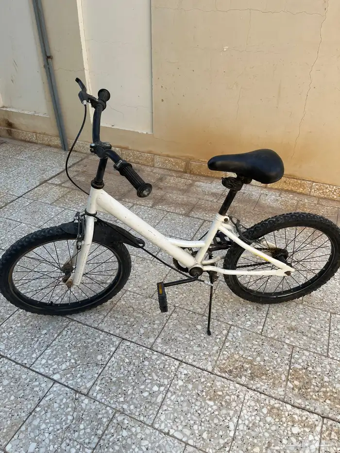 سيكل للبيع شبه جديد اسم المصنع غزال والفرامل عليك 0