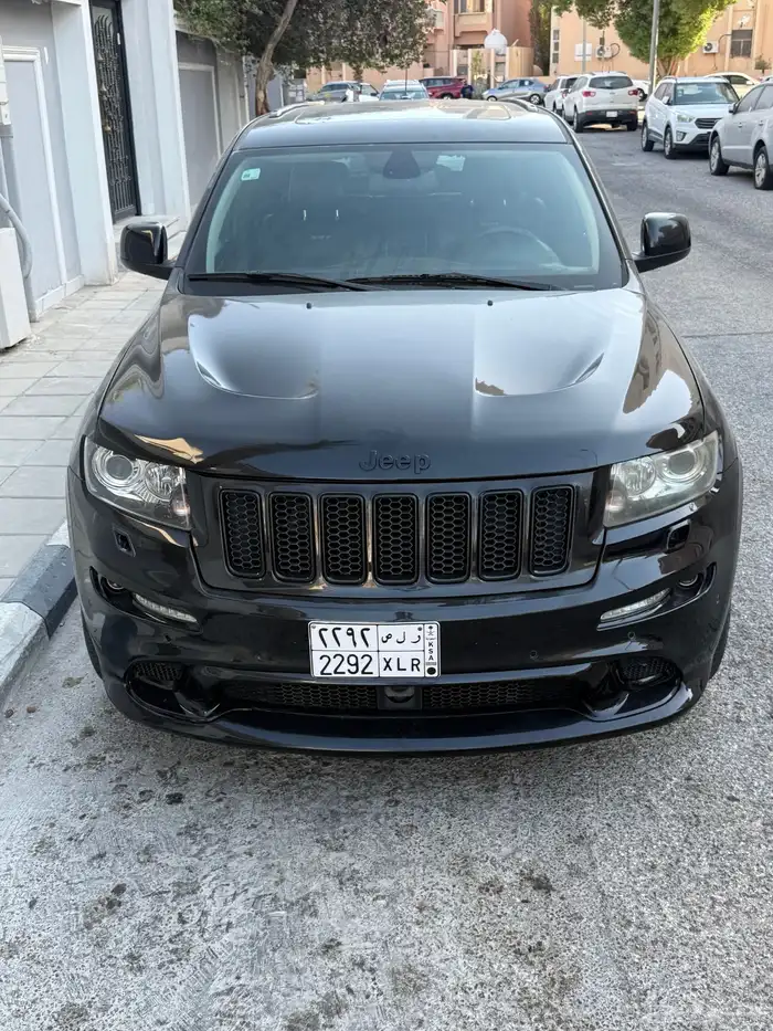 جيب شروكي SRT8 موديل 2013 ماشي 200 الف الموتر 1