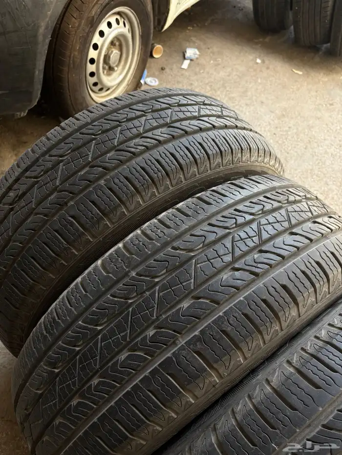 كفرات اسكويا275 65 18ريدستون كوري 3