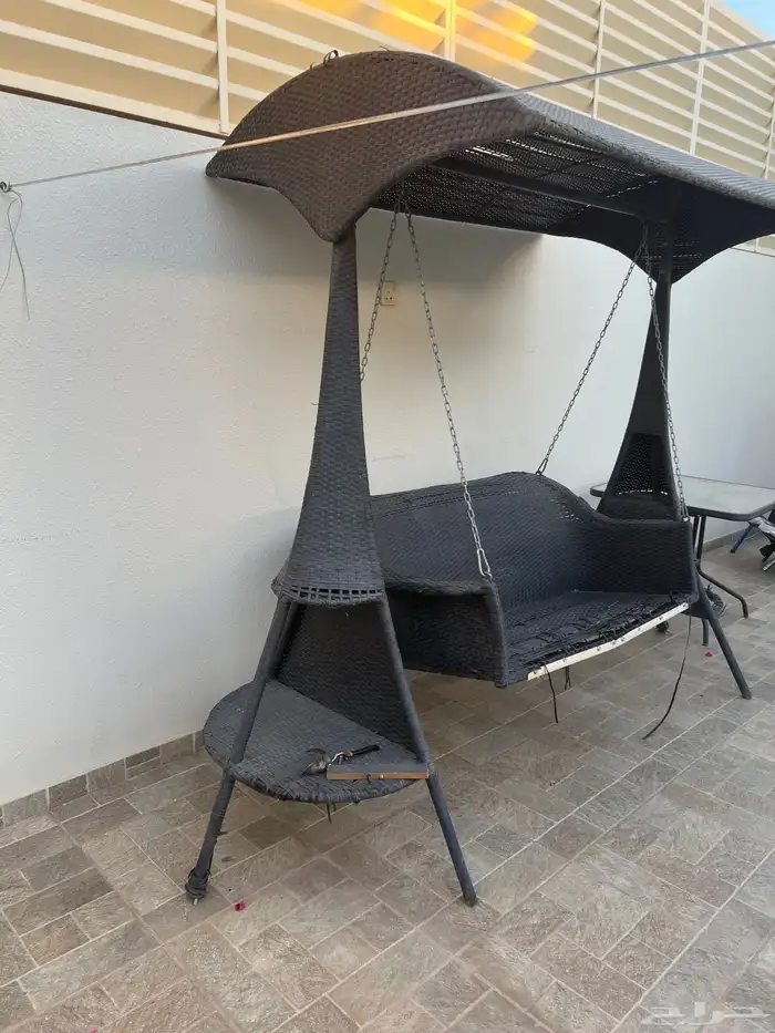 مرجيحة حدائق حالة متوسطة سعر مغري 200 ريال فقط 1