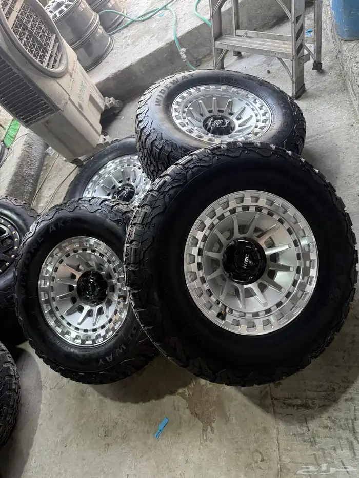 جنوط فورد F150 مع كفرات حجري نضيفه بالمره 3
