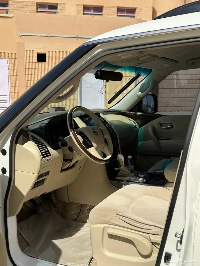 نيسان 7