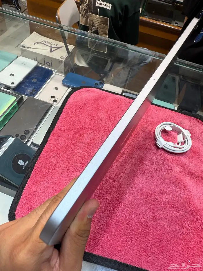 آيباد برو معالج M2 إصدار 2022 بطارية 96نضيييف جدا 7