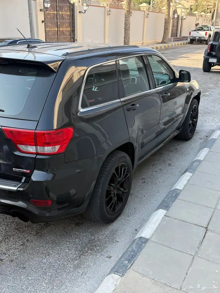جيب شروكي SRT8 موديل 2013 ماشي 200 الف الموتر 2