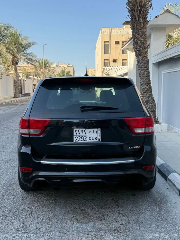 جيب شروكي SRT8 موديل 2013 ماشي 200 الف الموتر 3