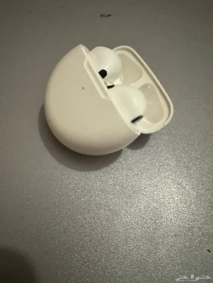 Air pods that are very cheap and good quality  (not apple) 1