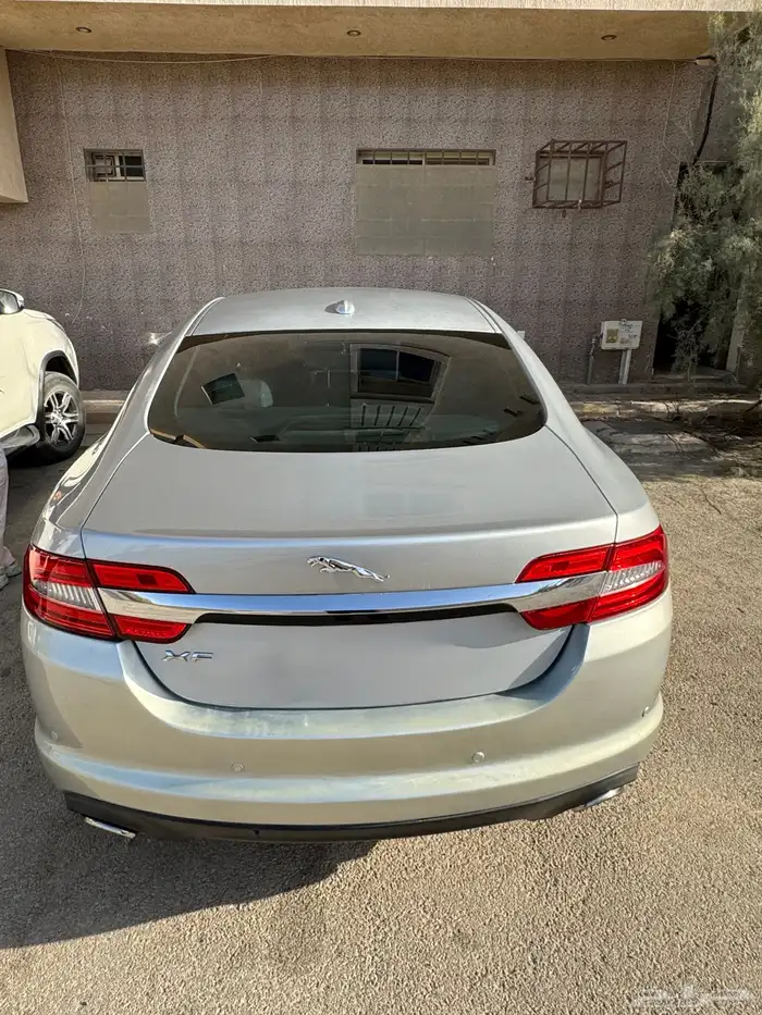 Jaguar XF-2012 9