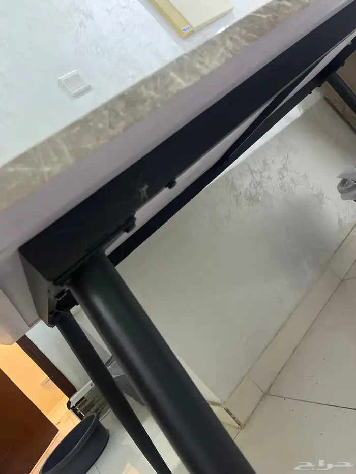 طاوله بدون كراسي للبيع 1