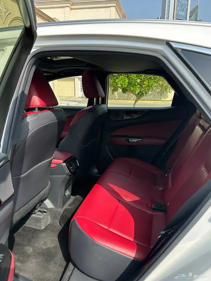 لكزس NX350 موديل 2024 نظيفة جدا -ممشى 33 ألف 9