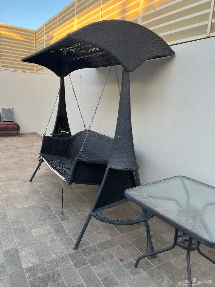 مرجيحة حدائق حالة متوسطة سعر مغري 200 ريال فقط 2